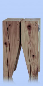 Hocker aus Holz
